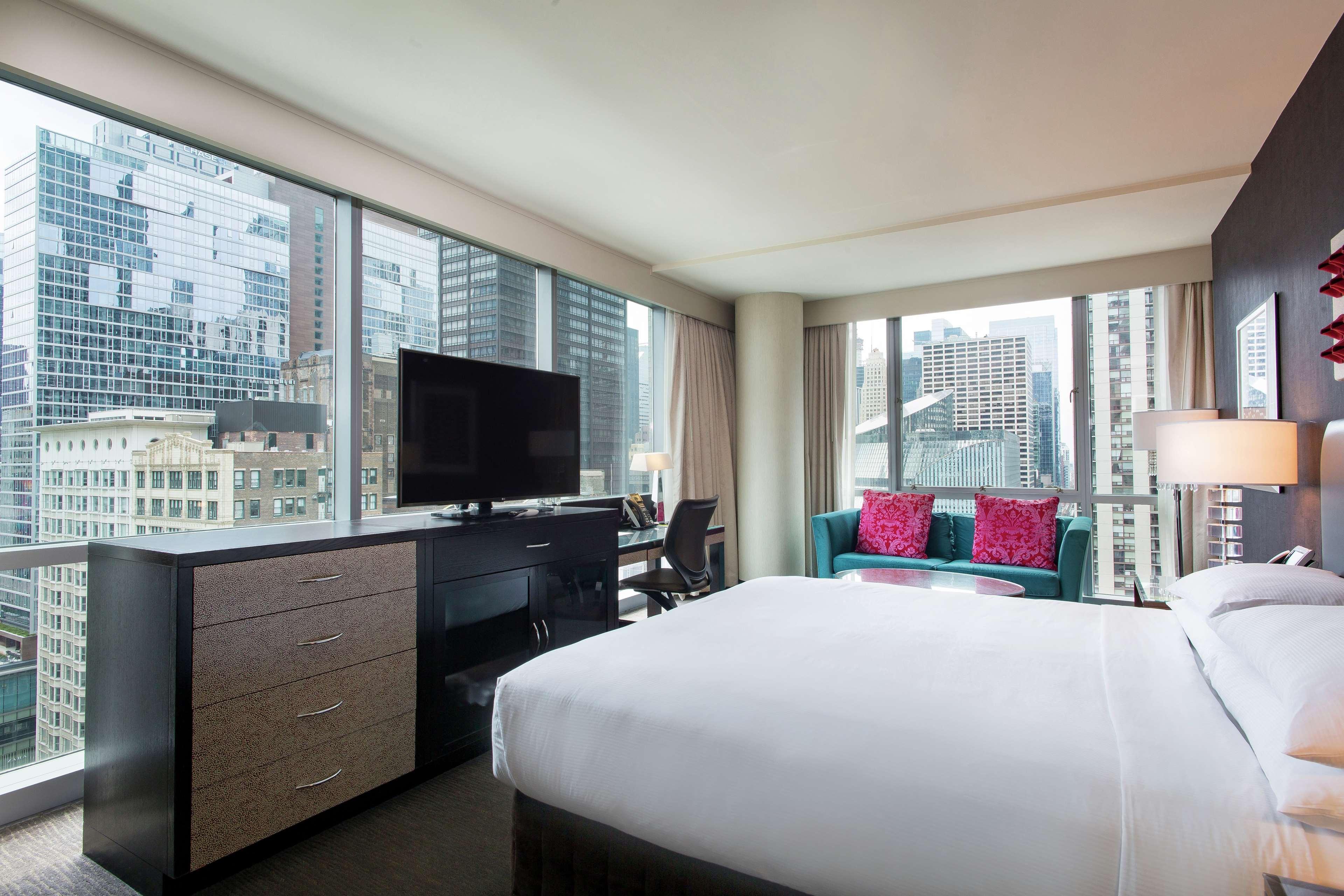 Thewit Chicago, A Hilton Chicago
