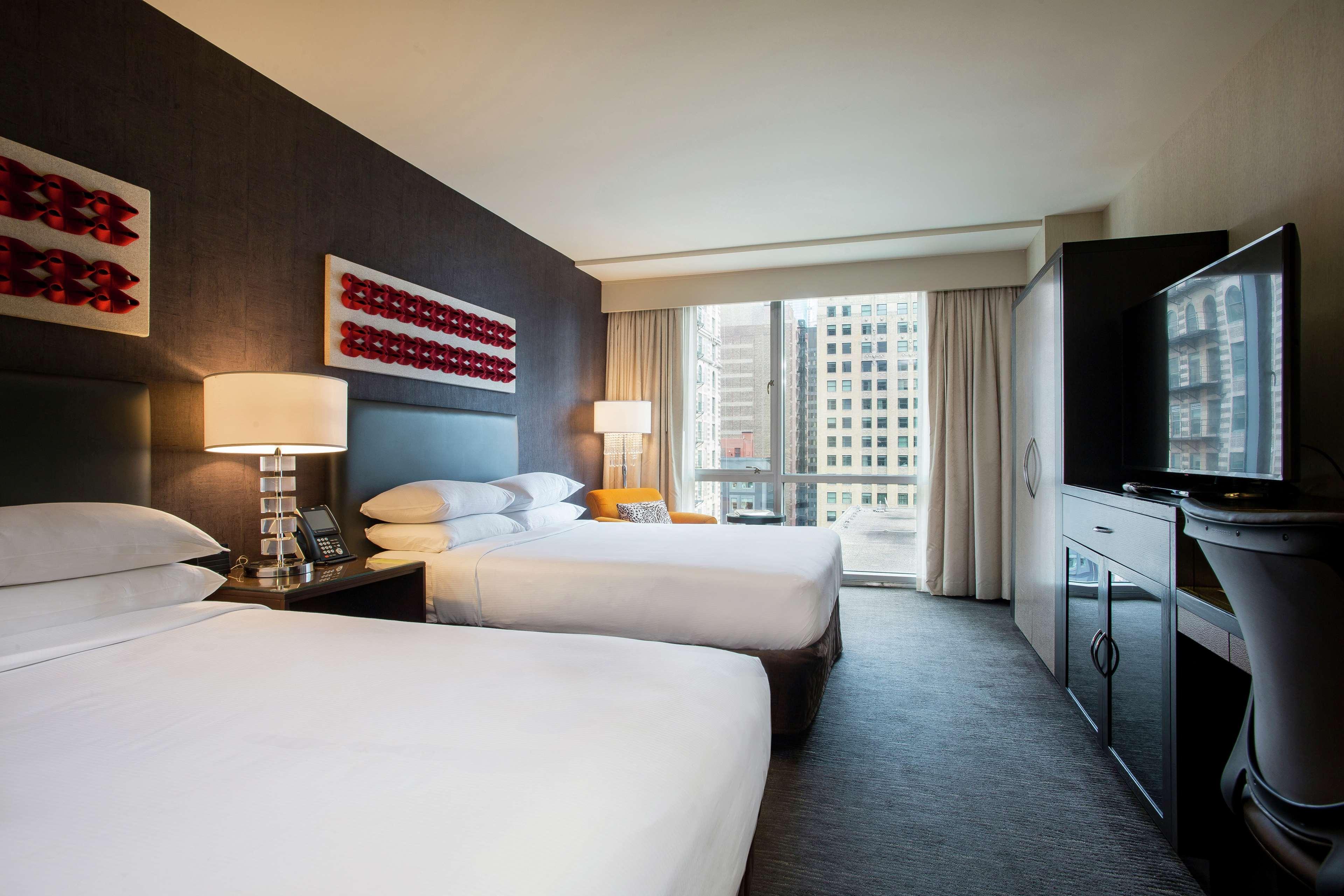 Thewit Chicago, A Hilton Hotel 4*